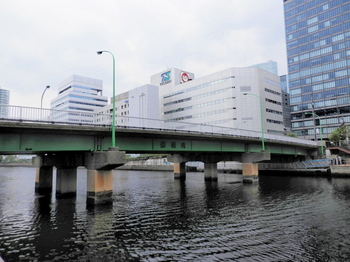 御楯橋と高浜運河.jpg