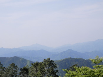 高尾山（頂上から大山を望む）.jpg